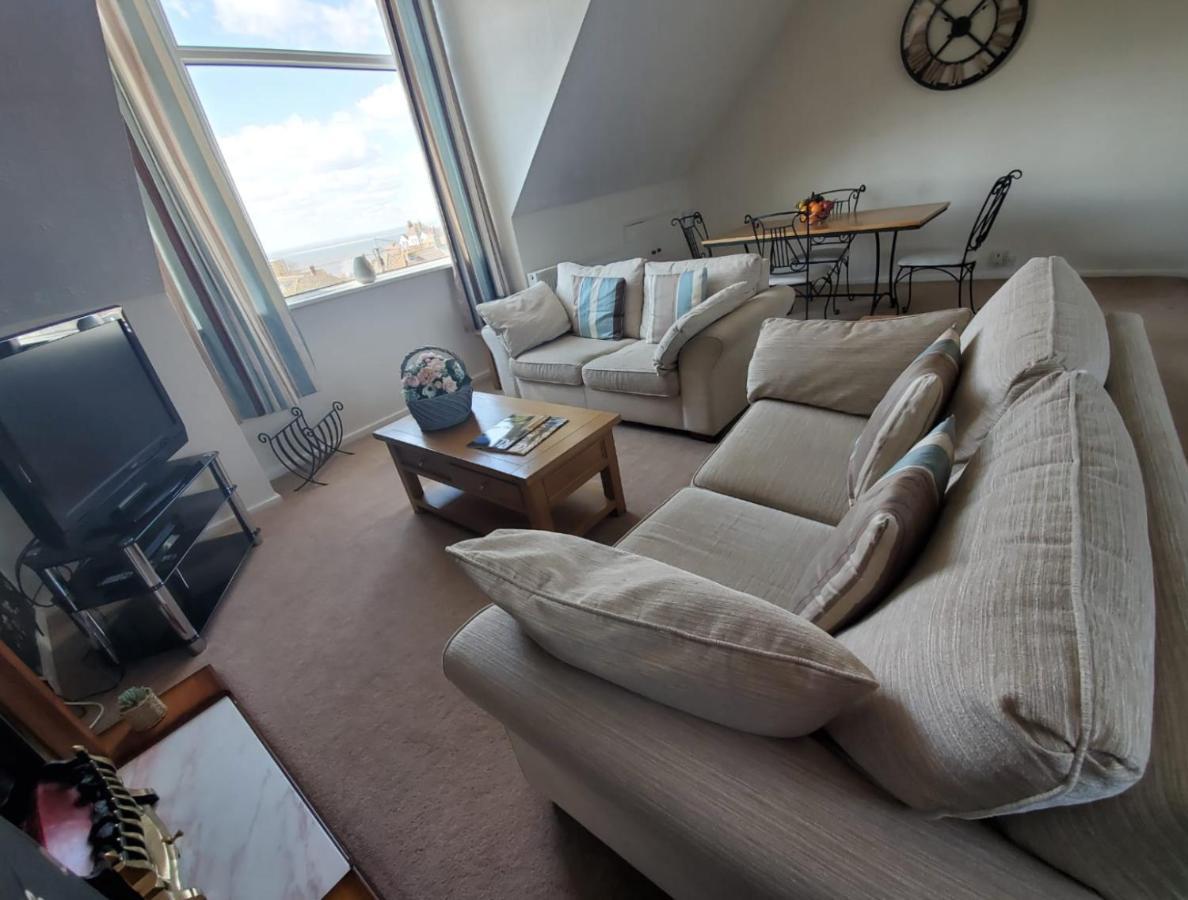 Belle-Vue Apartments Hunstanton Esterno foto
