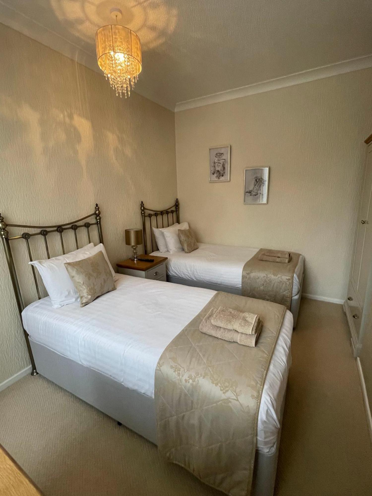 Belle-Vue Apartments Hunstanton Esterno foto